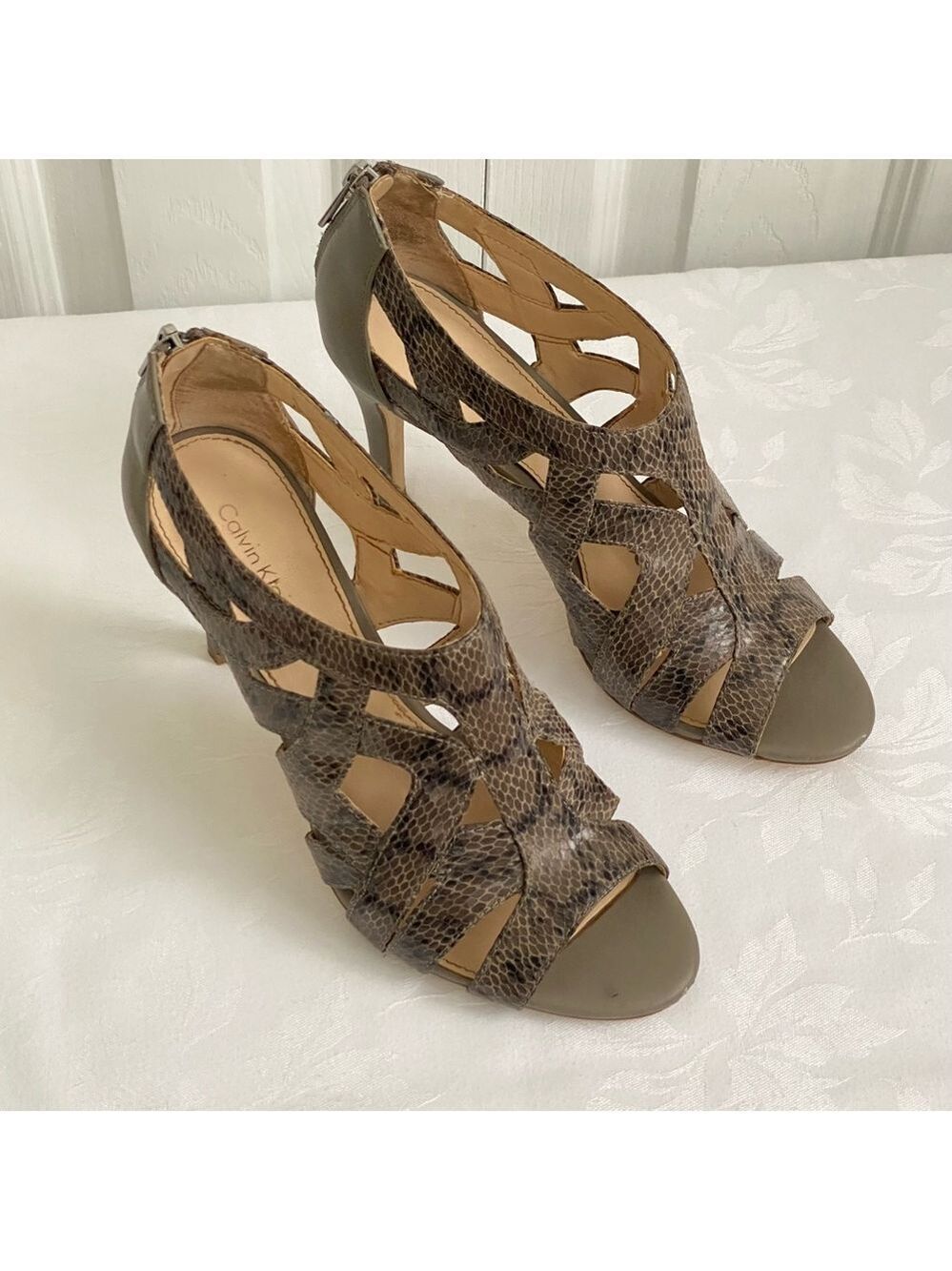 Calvin Klein Peep Toe High Heeled Kiani Lux Snake Sandals Size 7.5